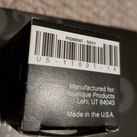 Younique Sculpting Trio & Sexy Pigment - Picture 3 of 7